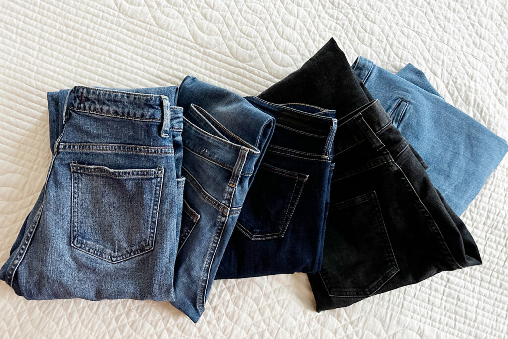 ミニマリストはデニムを履かないのか考察