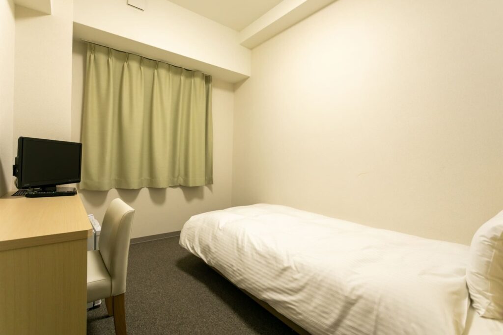 ミニマリストがホテルのような部屋にできるか考察