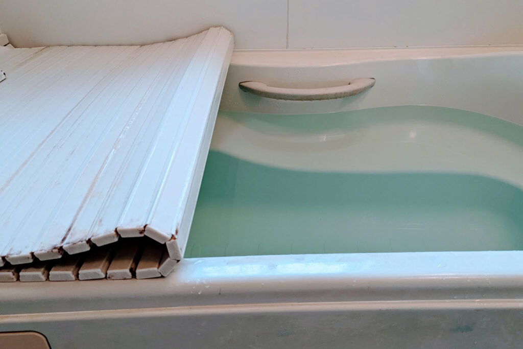 一人暮らしの湯船がもったいないときの解決策