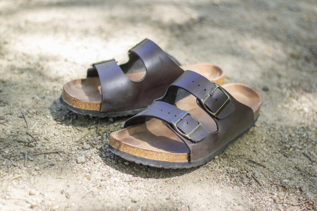 ミニマリストはサンダルを履かないのか考察
